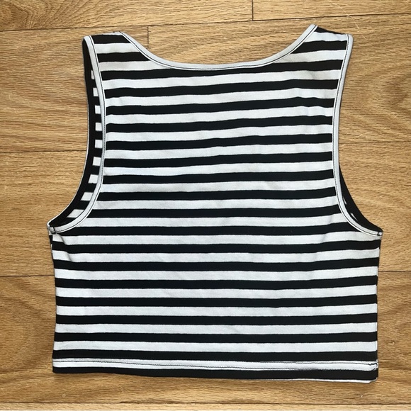 Black and White Striped Crop Tank Top - Picture 2 of 2